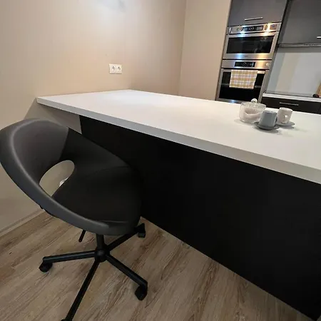 Johannesburg Spacious Family W Free Parking And Playground Apartment