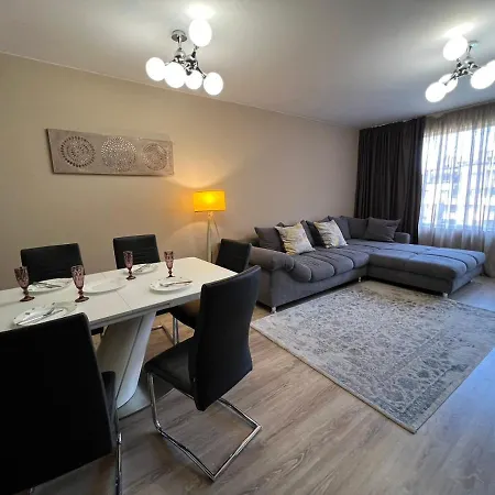 Apartment Johannesburg Spacious Family W Free Parking And Playground *