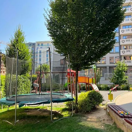 Apartment Johannesburg Spacious Family W Free Parking And Playground Sofia